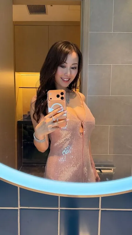 Candy Yuen 袁嘉敏 直播 照片